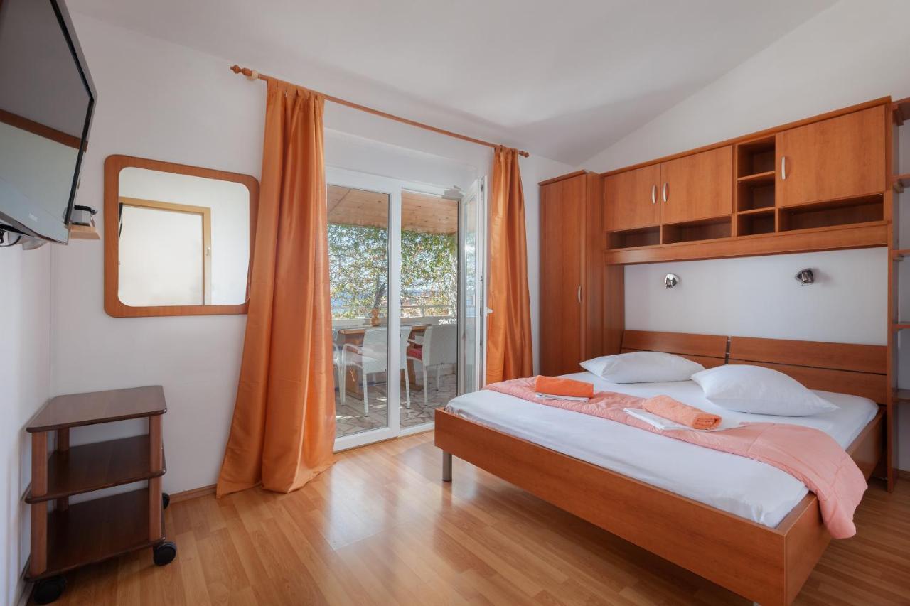 Apartments By The Sea Igrane, Makarska - 310 Exterior photo