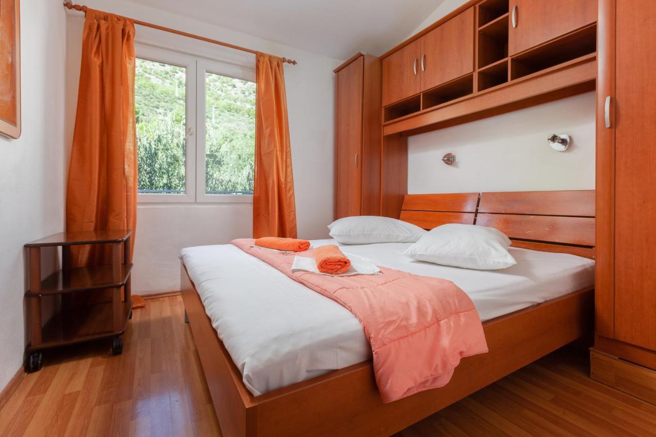 Apartments By The Sea Igrane, Makarska - 310 Exterior photo