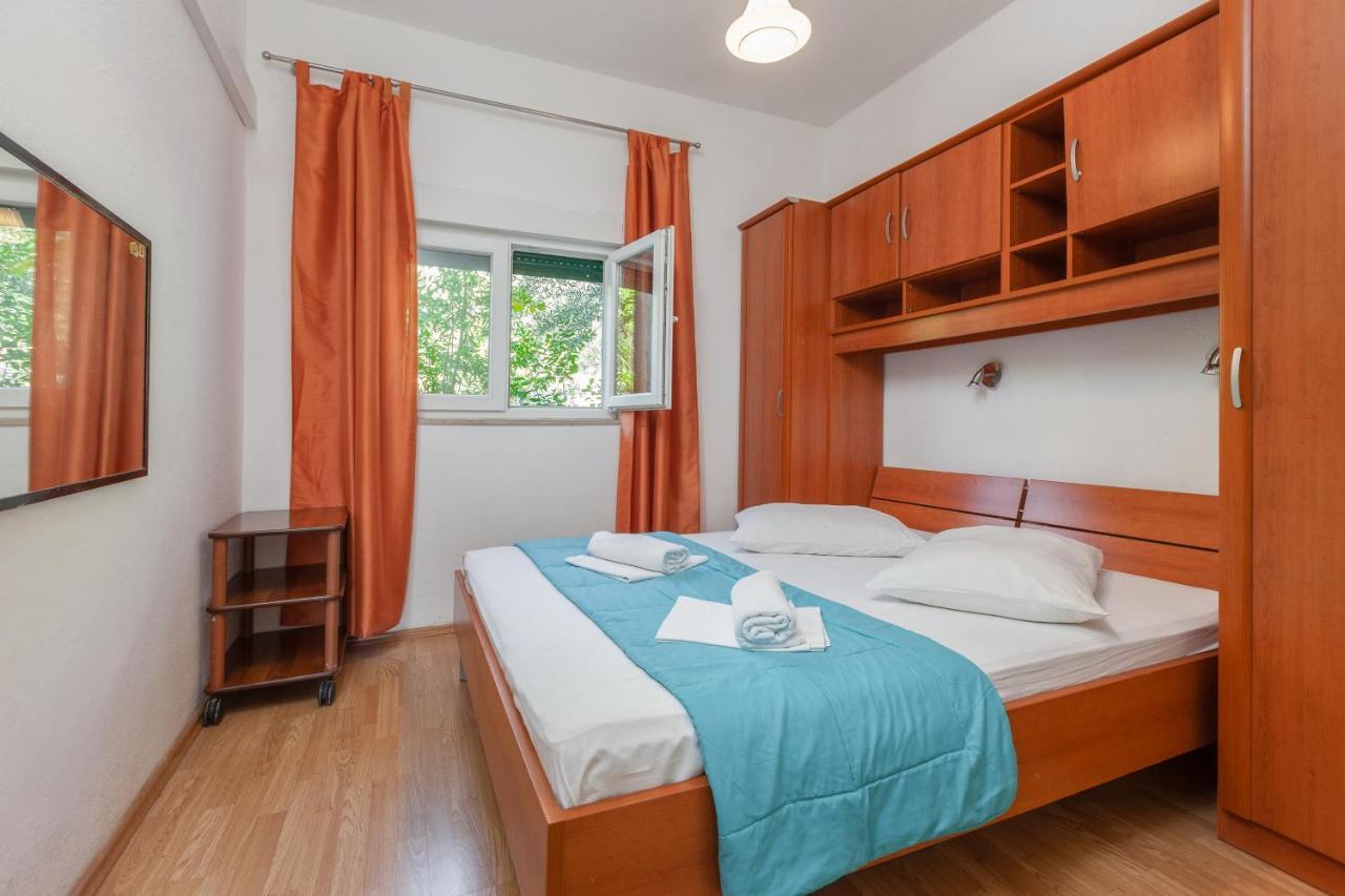 Apartments By The Sea Igrane, Makarska - 310 Exterior photo