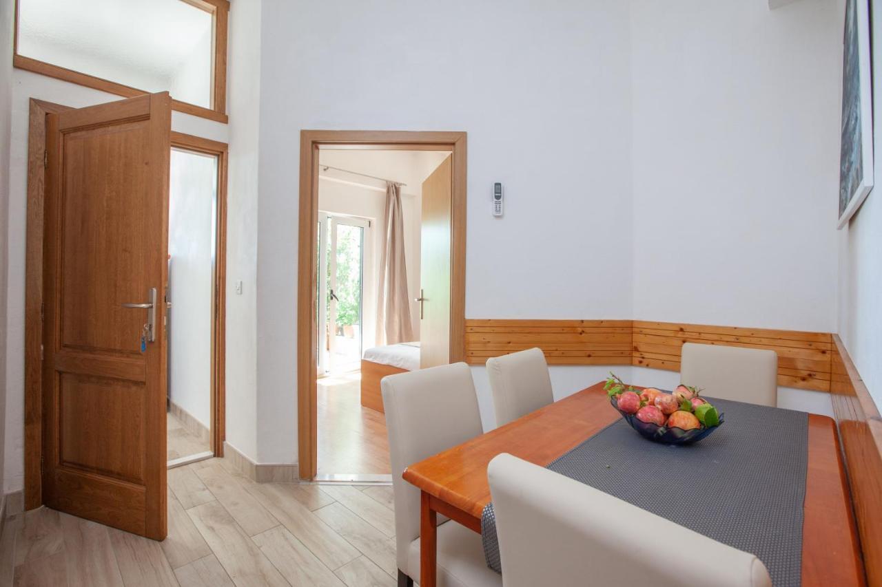 Apartments By The Sea Igrane, Makarska - 310 Exterior photo