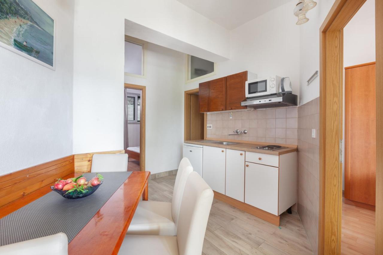 Apartments By The Sea Igrane, Makarska - 310 Exterior photo