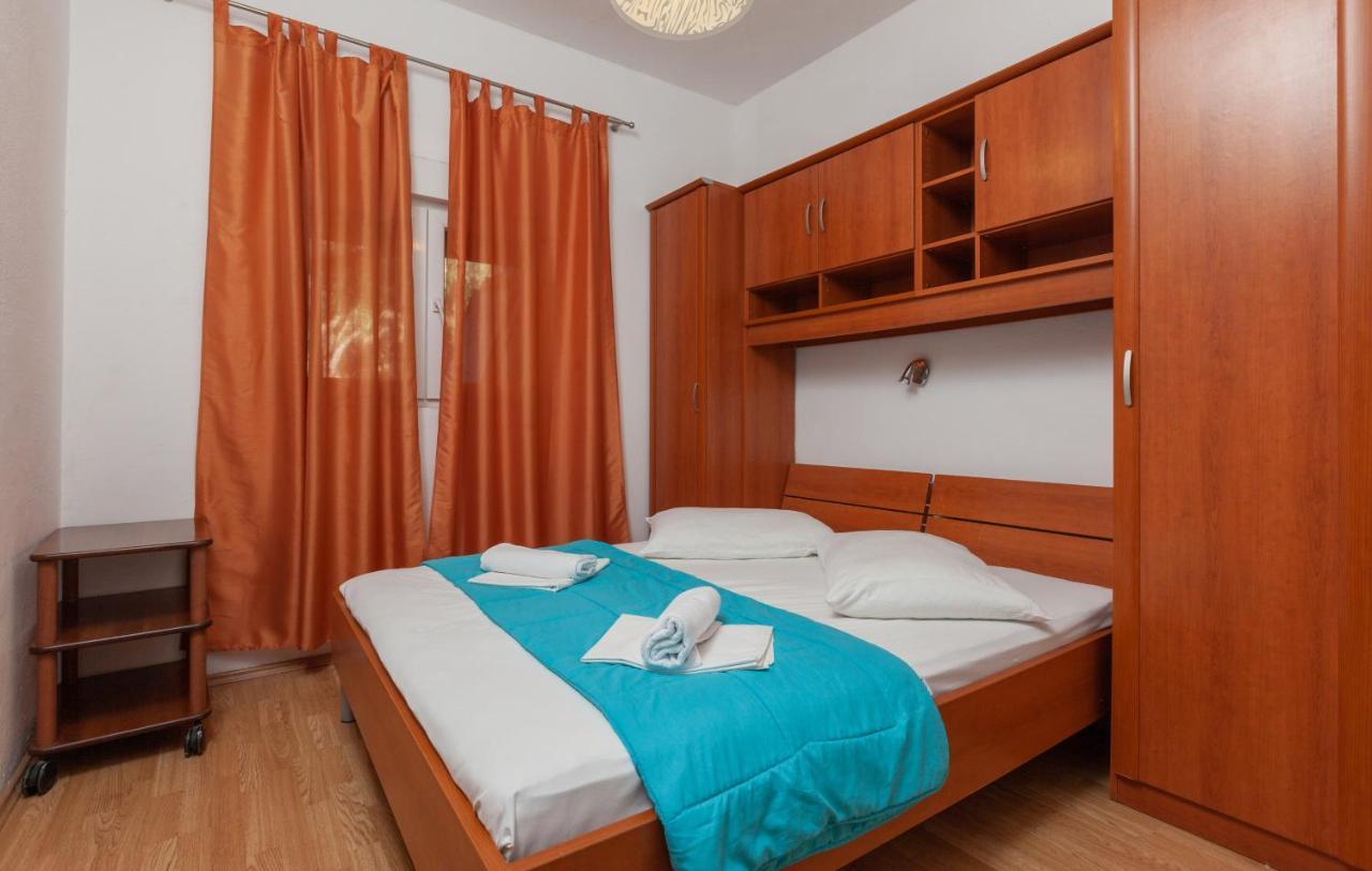 Apartments By The Sea Igrane, Makarska - 310 Exterior photo